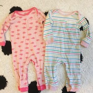 Amazon essential bundle of 2 button up girls pajamas. Dinosaurs & stripes